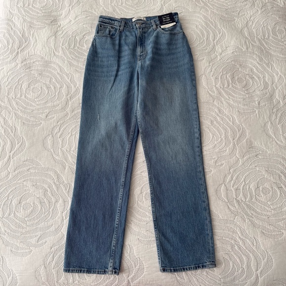 NWT - Abercrombie - Curve Love - Ultra High Rise 90s Straight Jean - Medium - Picture 3 of 13